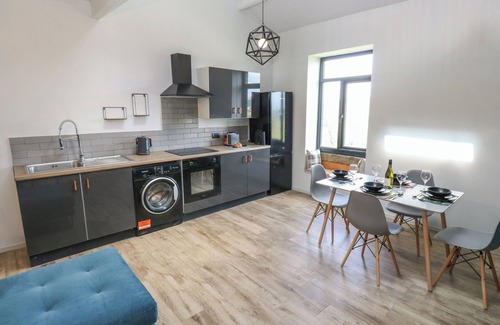 Haworth Cottage | MYRTLE LOFT, pet friendly, character holiday cottage in Cross Roads