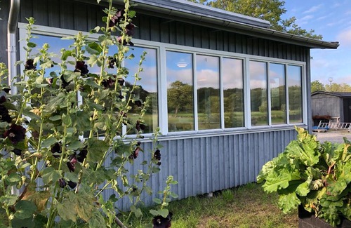 Kyrkesund House | Mysig nybyggd stuga nära hav och natur