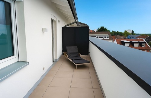 Offenbach am Main Apartment | Myskyline - for 6 persons, roof terrace, balcony, garage, bed linen incl.