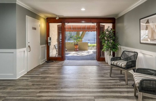 Harbour Town Condo | MyStay at 1027 Caravel Ct. - Iconic Harbour Town Lighthouse View & Pool Access!