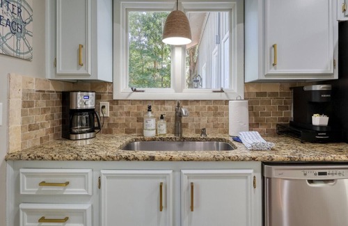 Shipyard Plantation Apartment | MyStay at 7 Salem | Shipyard Retreat w/Private Pool + Pirate-Themed Bunk Room