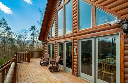 Gatlinburg House | Mystic Mountain Cabin View Grill Fire Pit