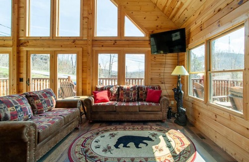 Gatlinburg House | Mystic Mountain Cabin View Grill Fire Pit