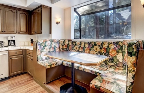 Lower Kingsbury Condo | Mystic Pine -30+ day rental