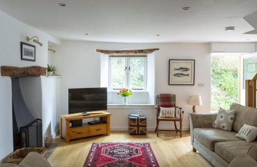 Chillington House | Mythra Cottage