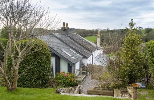 Chillington House | Mythra Cottage