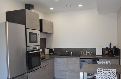Ajaccio Apartment | N°10 Air-conditioned 2-bedroom Jacuzzi house in Ajaccio