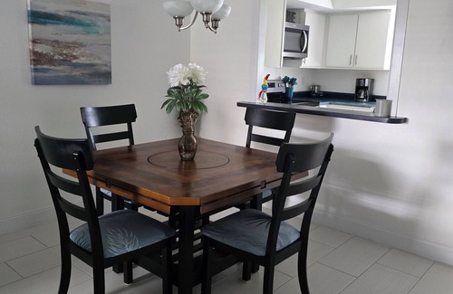 Englewood South Condo | n Come out and enjoy a tropical paradise by the gulf.