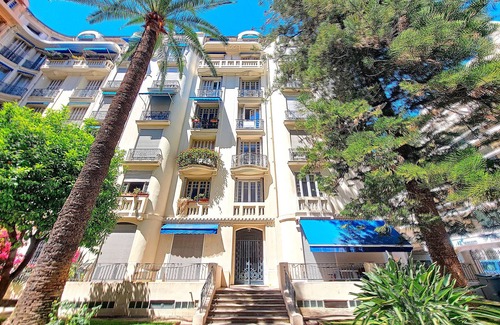 Carre d'Or Apartment | N&J - STANDING BAQUIS - Central - Close sea