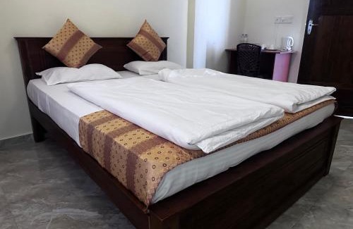 Trincomalee Hotel | N Joy Inn