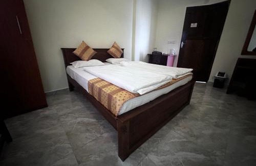 Trincomalee Hotel | N Joy Inn
