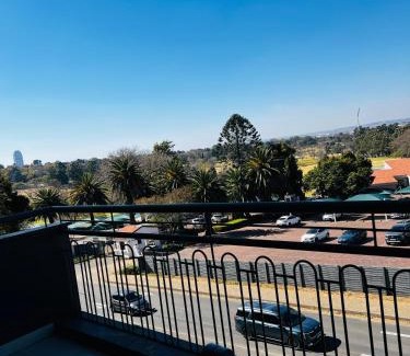 Greater Johannesburg Metropolitan Area Apartment | N&N Accommodation Sandton