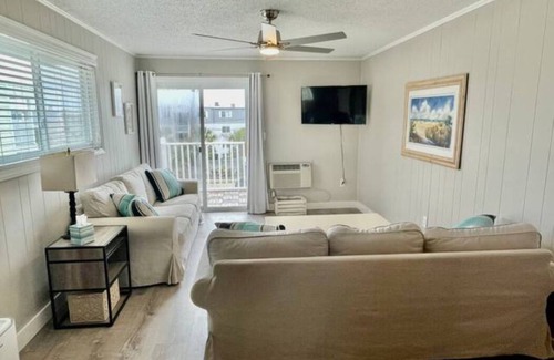 Ash Condo | N. Ocean Blvd; Cherry Grove - Steps from the beach