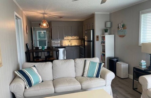 Ash Condo | N. Ocean Blvd; Cherry Grove - Steps from the beach