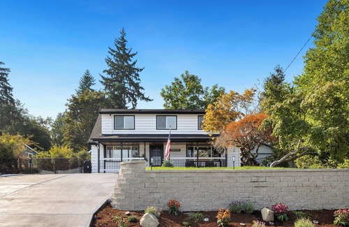 Highline Apartment | n“Your cozy family spot in the perfect part of Seattle, minutes from everything“