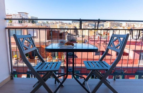 Montecalvario House | NA Beautiful View Rooftop-B&B - King Room with Balcony