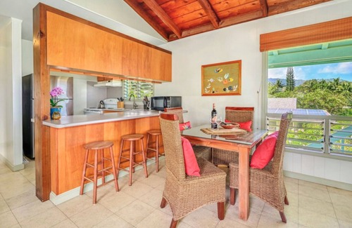 Hanalei House | Na Hoku; upstairs oceanfront unit just steps to town and Hanalei Bay beach!