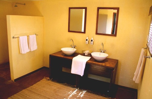 Intu Afrika Kalahari Private Reserve Cabin | Zebra Kalahari Lodge