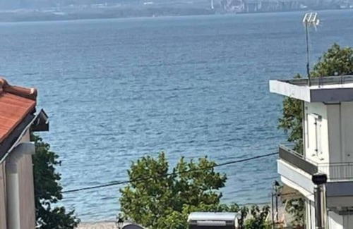 Gefira Mpania Apartment | Nafpaktos Apartment (1 min from Psani beach and balcony with sea view)