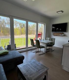 Gelbensande Apartment | nagelneue Fewo mit Waldblick 10min zur See Igelring21og