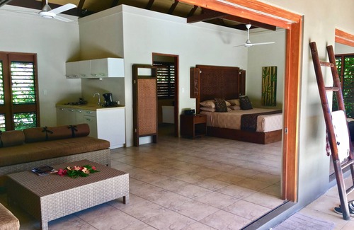 Malolo Lailai Island Villa | Nai Kawakawa 5 Star Beach Front Complex nMusket Cove Malolo Lailai Island, Fiji