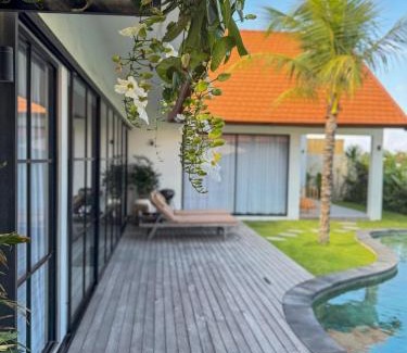 Pererenan Villa | NAIA The Villa - Modern Tropical Retreat