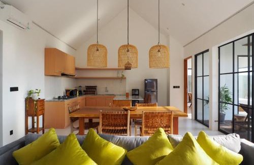 Pererenan Villa | NAIA The Villa - Modern Tropical Retreat