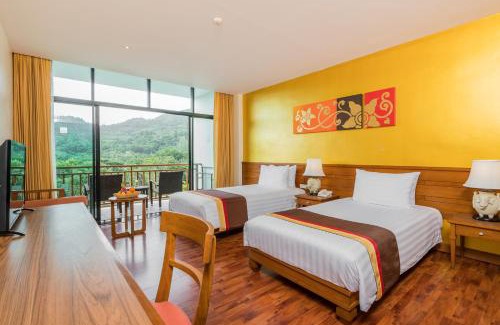 Sa Khu Resort | Naithonburi Beach Resort - SHA Extra Plus