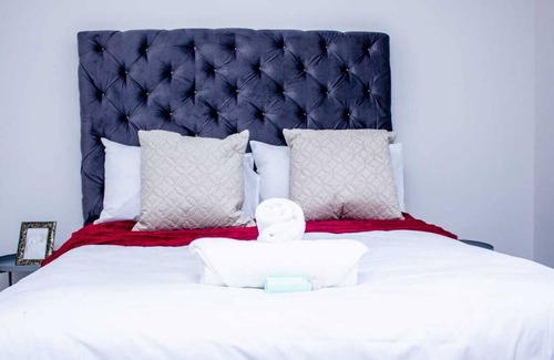 Cape Town Apartment | Naledi Travel and Stays