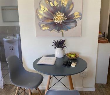 Vredendal House | Nama-Nama Guestrooms