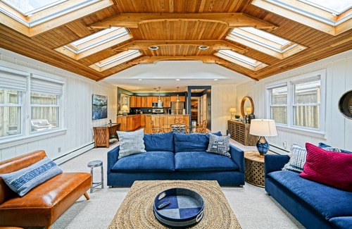 Historic District House | Namaste At The Bay - Luxury 4 BR/3.5 Bath In Downtown Lewes W Off Street Parking