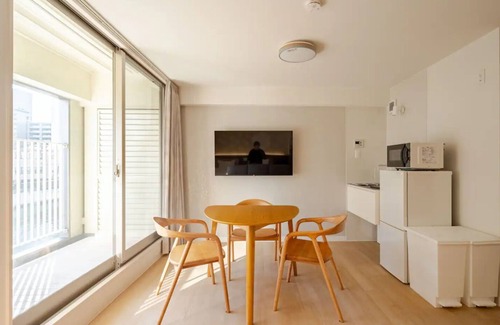 Namba Apartment | Namba 1 station & private house near station! River view in front of Dotonbori River [2 toilets/2 showers/2 washbasins]