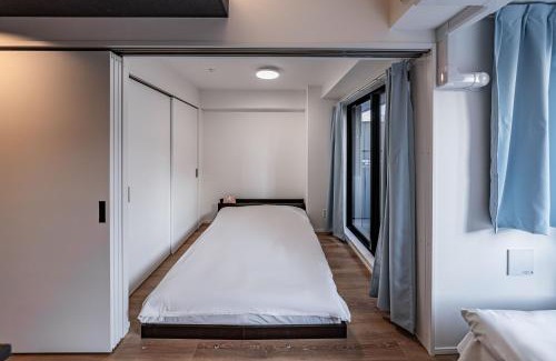Namba Apartment | Namba River Side Garden Hotel 702