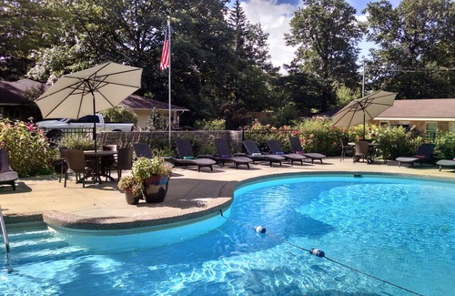 Saugatuck Resort | Named 1 of 17 Most Retro Motels in America epitomizing old school ambiance!