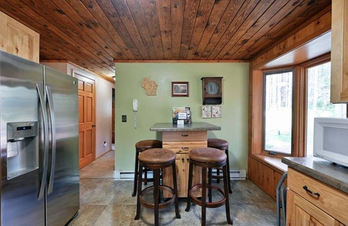 Cable Cabin | Namekagon Pines Retreat a 3 bedroom Log Home Near Mt. Telemark