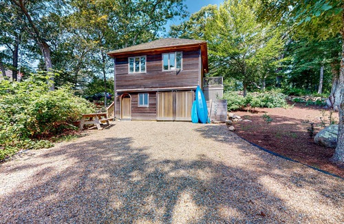 West Tisbury House | Nana's Backyard Treehouse with deck, electric/gas grills, kitchenette