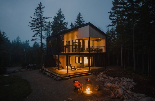 Lac Beauport Ski Chalet | Nanok - Micro-chalet Immersif de la Montagne le Maelström