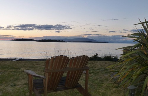 Regional District of Nanaimo House | Nanoose Bay Oceanfront Home With Stunning Views And Walk-On Beach