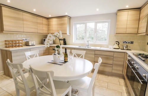 Garn Fadryn Cottage | NANT Y FELIN LODGE, pet friendly, with open fire in Aberdaron