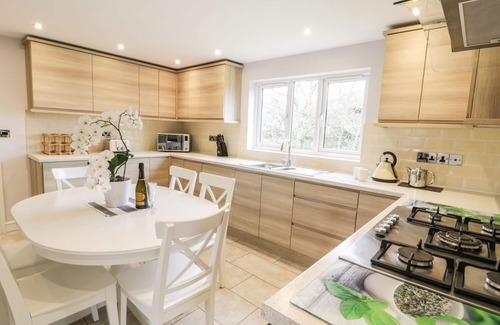 Garn Fadryn Cottage | NANT Y FELIN LODGE, pet friendly, with open fire in Aberdaron