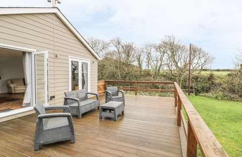 Garn Fadryn Cottage | NANT Y FELIN LODGE, pet friendly, with open fire in Aberdaron