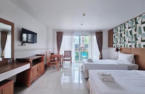 North Pattaya Hotel | Nanthana Villa