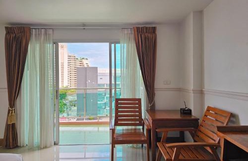 North Pattaya Hotel | Nanthana Villa