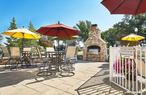 Holland Ski Chalet | "Nantucket 3 Bedroom" Beach House on Lake Street Luxury Townhome, Pool, Hot Tub, Near Lake and Beaches