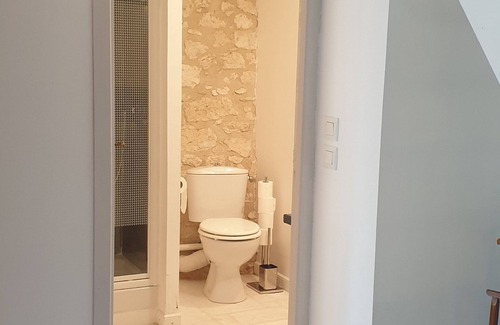 Parranquet Bed & Breakfast | Naomie" family guest room and swimming pool