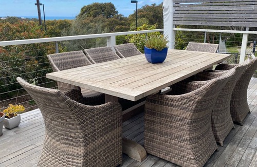 Fairhaven House | Naos - Separate Teenage Retreat And Pet Friendly