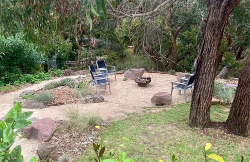 Fairhaven House | Naos - Separate Teenage Retreat And Pet Friendly
