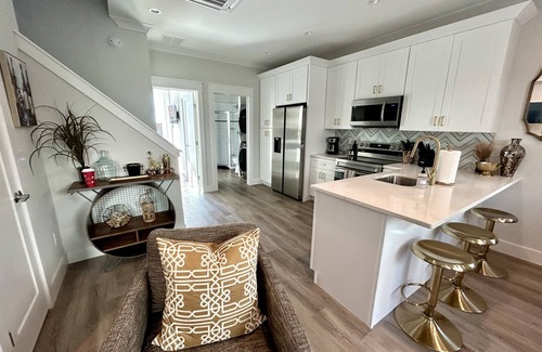 Wilmington Historic District Apartment | Napa @ The Cove Riverwalk Villas