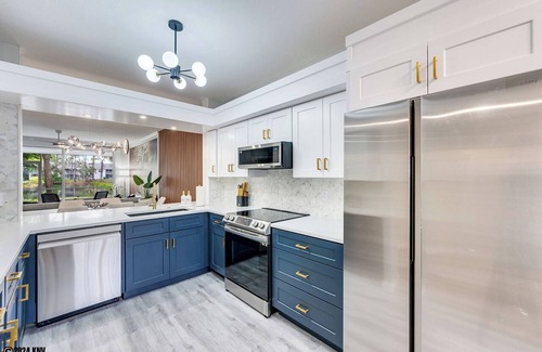 Imperial Golf Estates Condo | NAPLES 2B/2B IMPERIAL CONDO W/STYLE & LAKE VIEWS! POOLS! NEAR EVERYTHING! 103