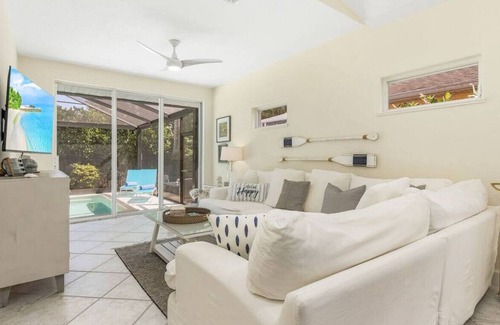 Naples Park House | Naples Beach House｜Private Heated Pool｜Pet friendly